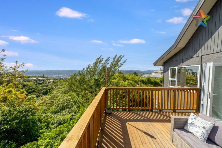Photo of property in 26 Wisteria Grove, Maungaraki, Lower Hutt, 5010