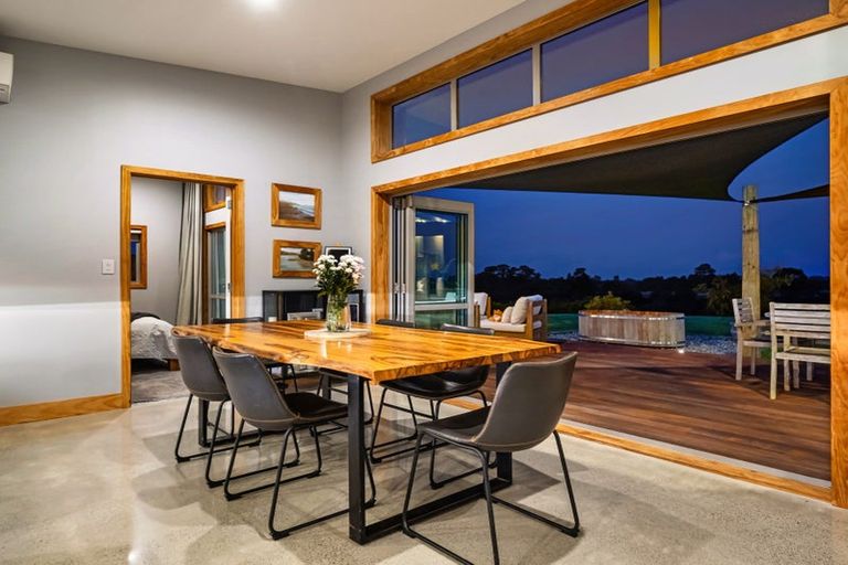 Photo of property in 33 Hakao Road, Minden, Tauranga, 3171