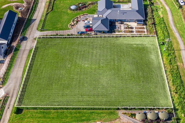 Photo of property in 3 Braxonne Close, Pukekohe, 2120