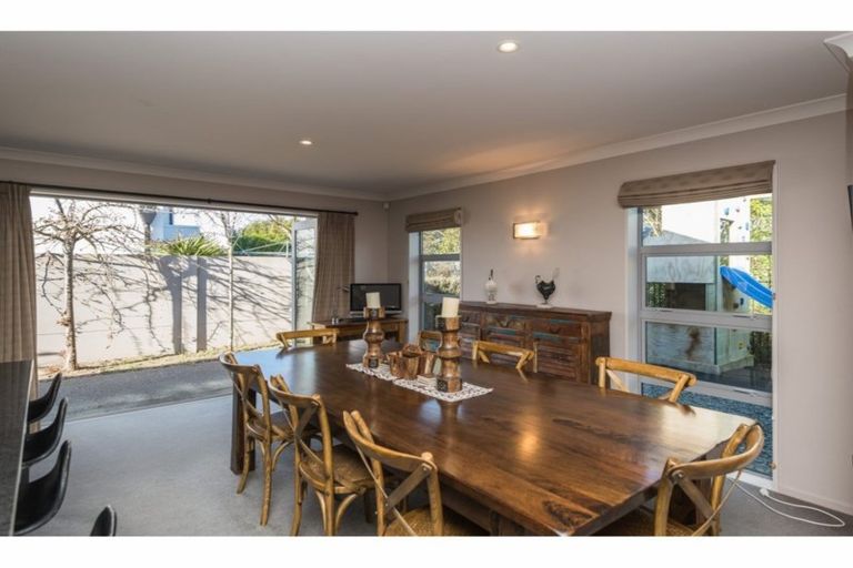 Photo of property in 28 Ruahine Place, Parklands, Christchurch, 8083