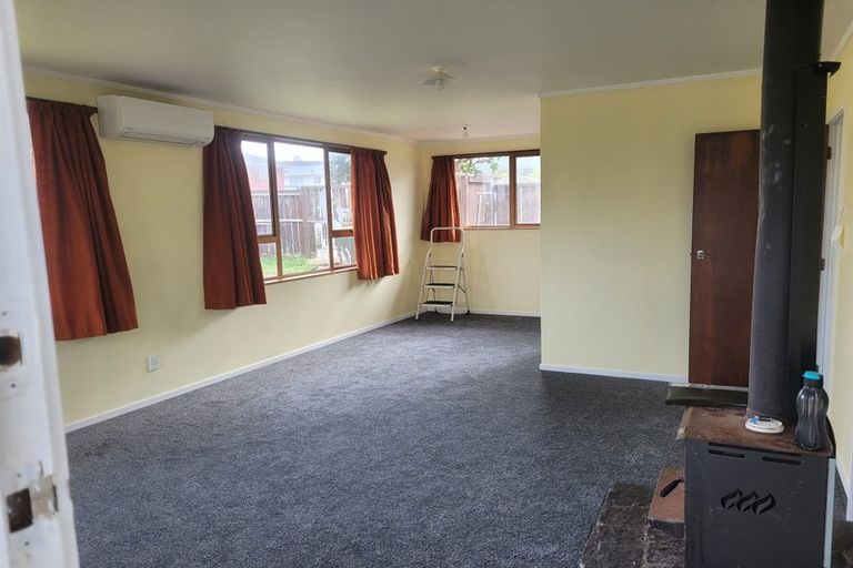 Photo of property in 1/46 Butterworth Drive, Glendene, Auckland, 0602