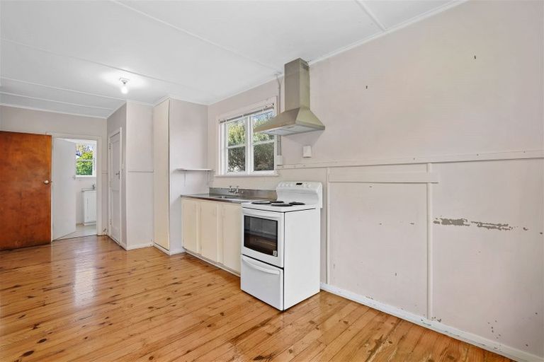 Photo of property in 1/13 Pitcairn Crescent, Bryndwr, Christchurch, 8053