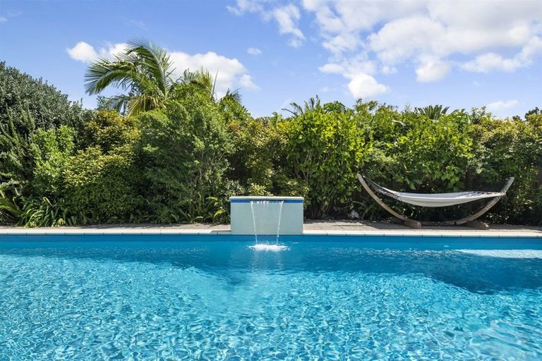 Photo of property in 43 Newhaven Terrace, Mairangi Bay, Auckland, 0630