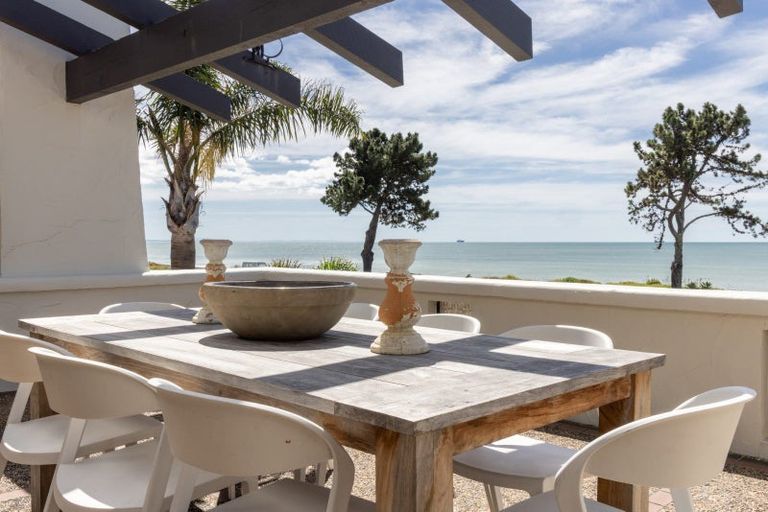 Photo of property in 73 Le Quesne Road, Bay View, Napier, 4104