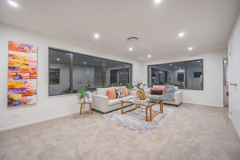 Photo of property in 5 Paitry Place, Swanson, Auckland, 0614