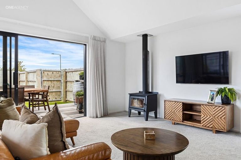 Photo of property in 46 Mcquillan Avenue, Woodend, 7610