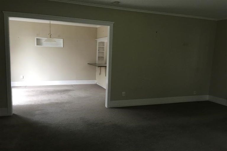 Photo of property in 335f Devon Street West, New Plymouth, 4310