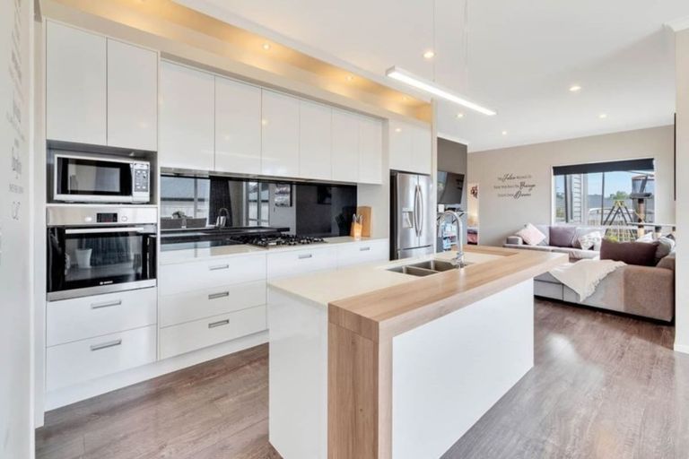 Photo of property in 135 Matua Road, Huapai, Kumeu, 0810