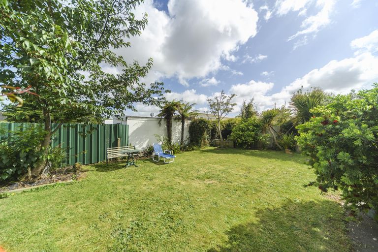 Photo of property in 39 Aberdeen Avenue, Takaro, Palmerston North, 4412