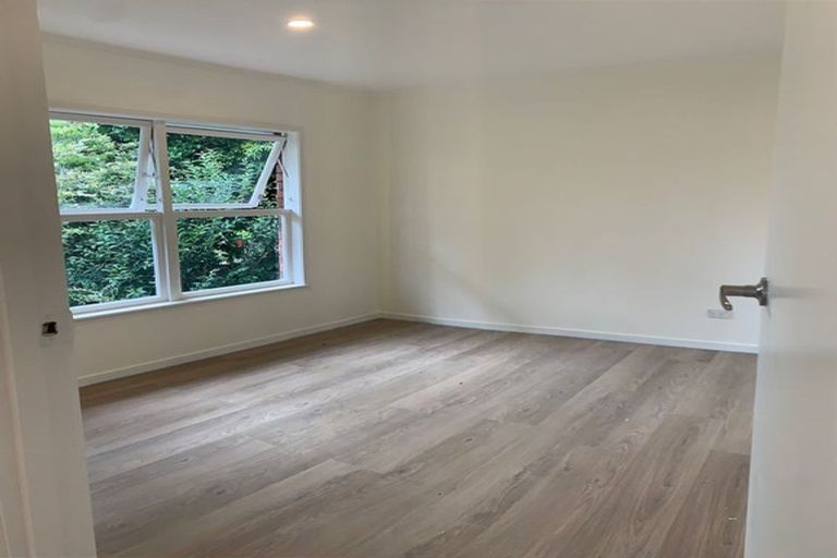 Photo of property in 1/99 Archers Road, Hillcrest, Auckland, 0629