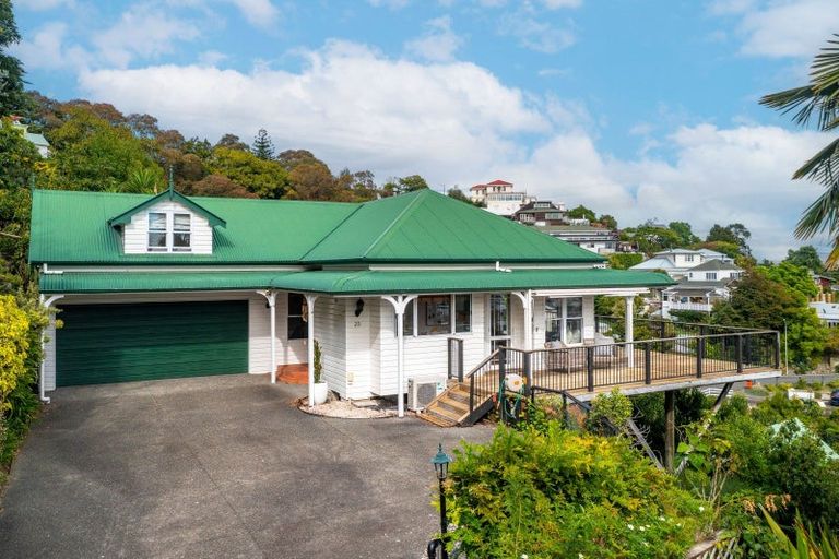 Photo of property in 23 Denholm Road, Hospital Hill, Napier, 4110