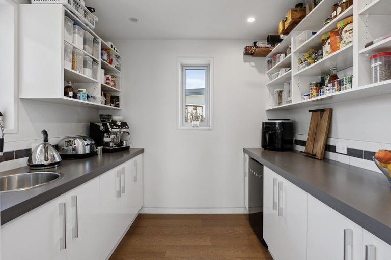 Photo of property in 21 Parkridge Place, Mount Pleasant, Christchurch, 8081