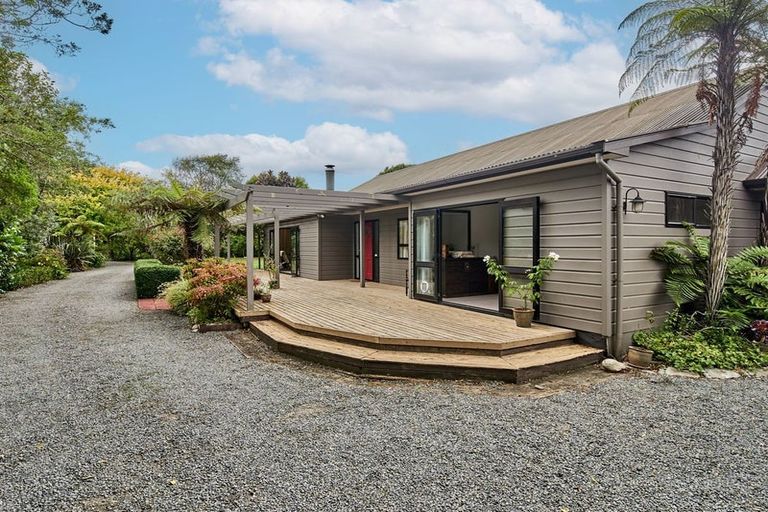 Photo of property in 110 School Road, Te Horo, Otaki, 5582
