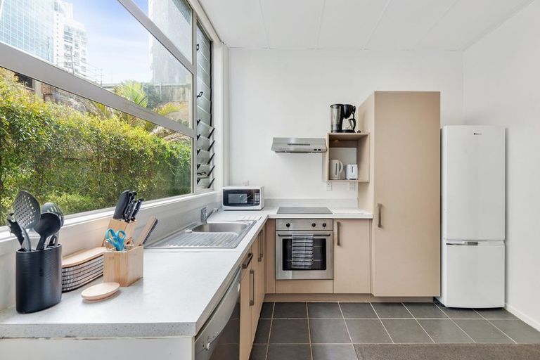 Photo of property in Cambridge Apartments, 303/43 Anzac Avenue, Auckland Central, Auckland, 1010