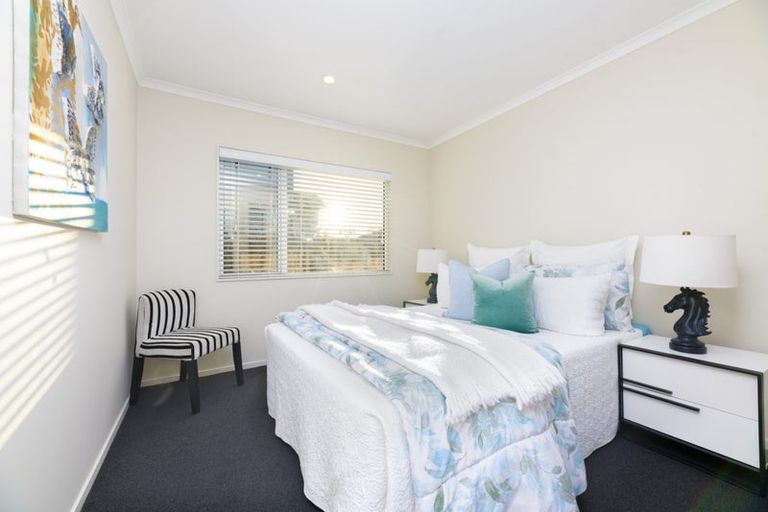 Photo of property in 12 Lockyer Road, Kumeu, 0810