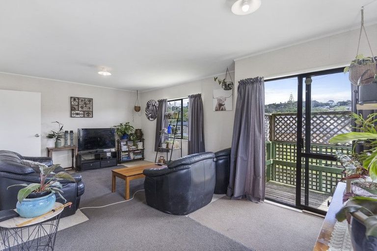 Photo of property in 1/45 Withers Road, Glen Eden, Auckland, 0602