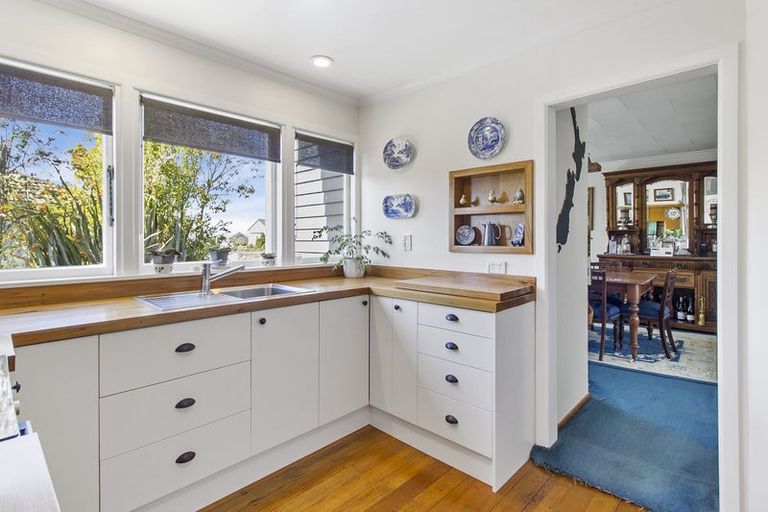 Photo of property in 12 Parsonage Road, Waimate, 7924