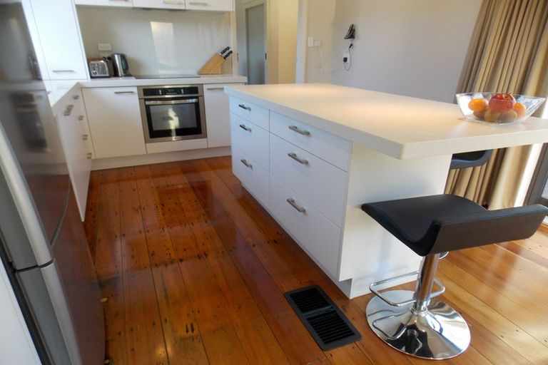 Photo of property in 10 Fernlea Avenue, Karori, Wellington, 6012