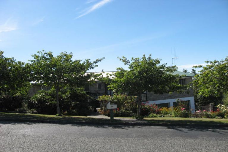 Photo of property in 22 Darby Street, Geraldine, 7930