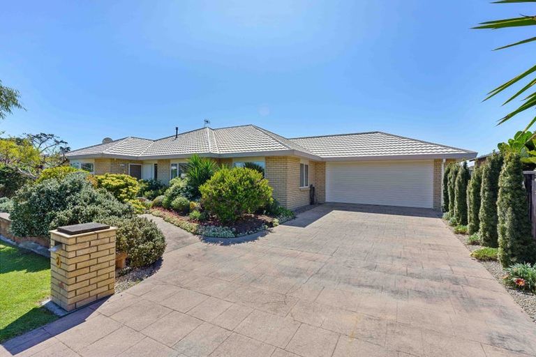 Photo of property in 3 Te Ropata Place, Waikanae Beach, Waikanae, 5036