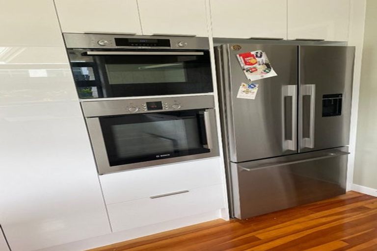 Photo of property in 1 Lomita Road, Johnsonville, Wellington, 6037