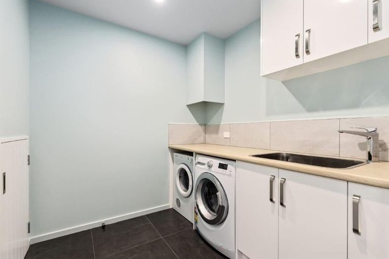 Photo of property in 28 Woodlau Rise, Huntsbury, Christchurch, 8022