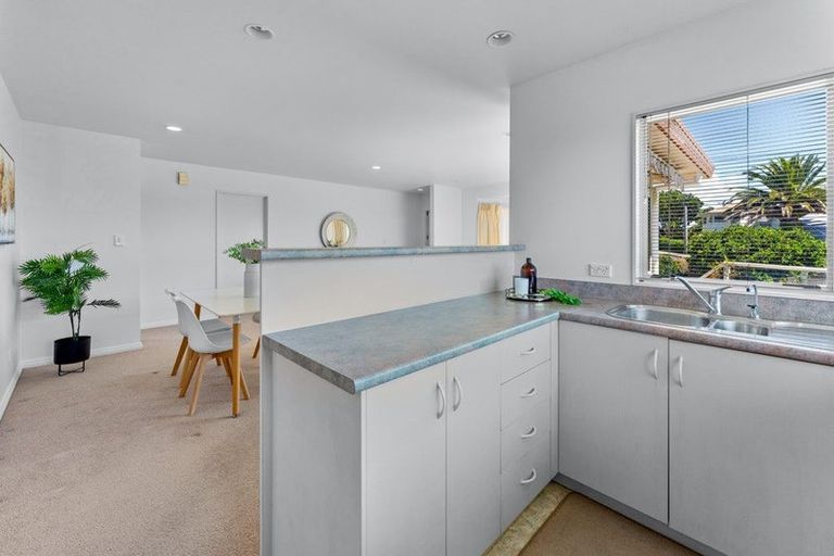 Photo of property in 3 Beach Road, Manly, Whangaparaoa, 0930