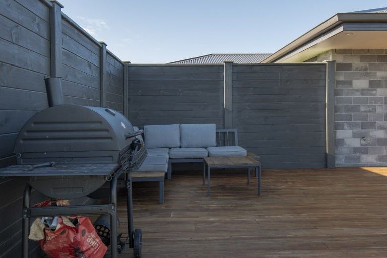 Photo of property in 2 Stingray Drive, Omokoroa, 3114