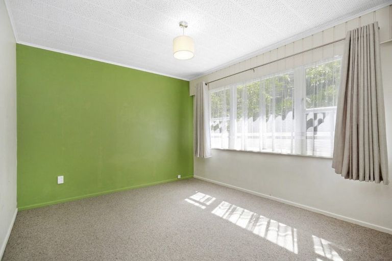 Photo of property in 94a Dowse Drive, Maungaraki, Lower Hutt, 5010
