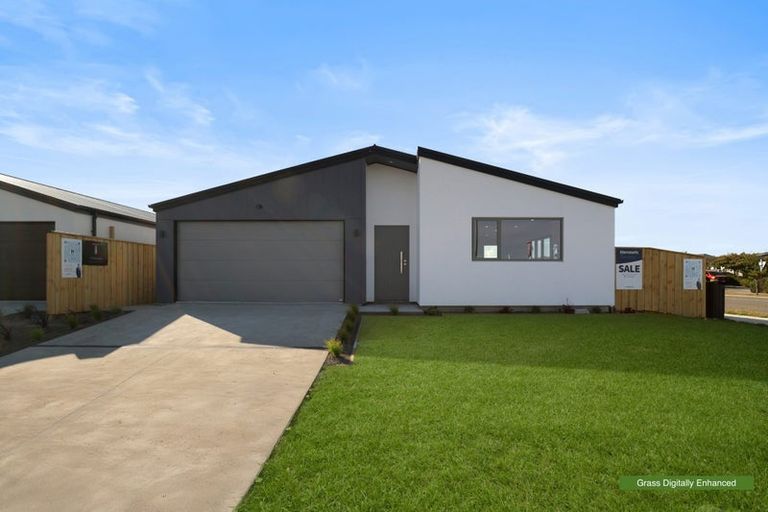 Photo of property in 2 Tarata Way, Lower Shotover, 9304