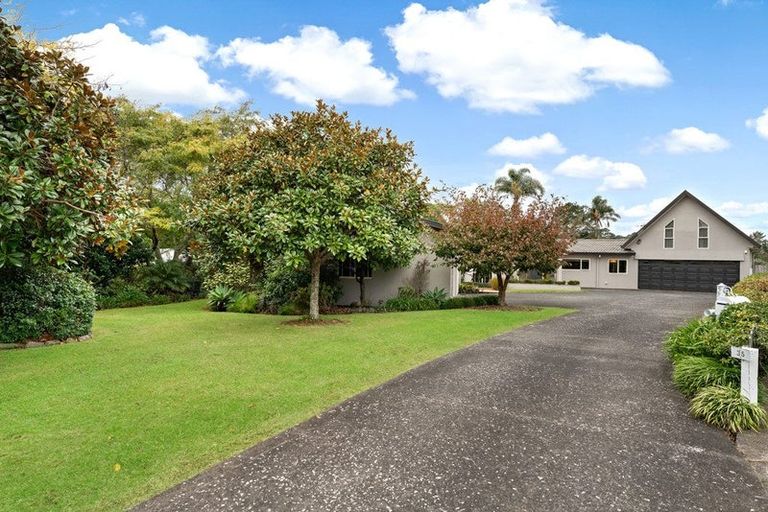 Photo of property in 35 Cloverfields Drive, Waimauku, 0812