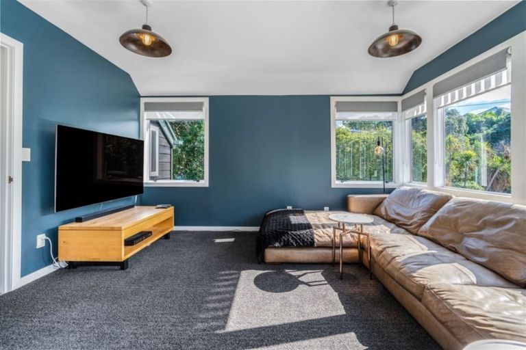 Photo of property in 1/2a Spring Street, Devonport, Auckland, 0624