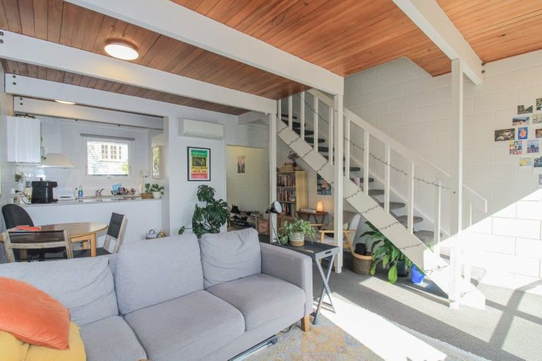 Photo of property in Pitarua Court, 7/11 Pitarua Street, Thorndon, Wellington, 6011