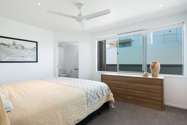 Photo of property in 2/135 Marine Parade, Mount Maunganui, 3116