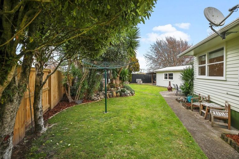 Photo of property in 99 Collins Road, Melville, Hamilton, 3206