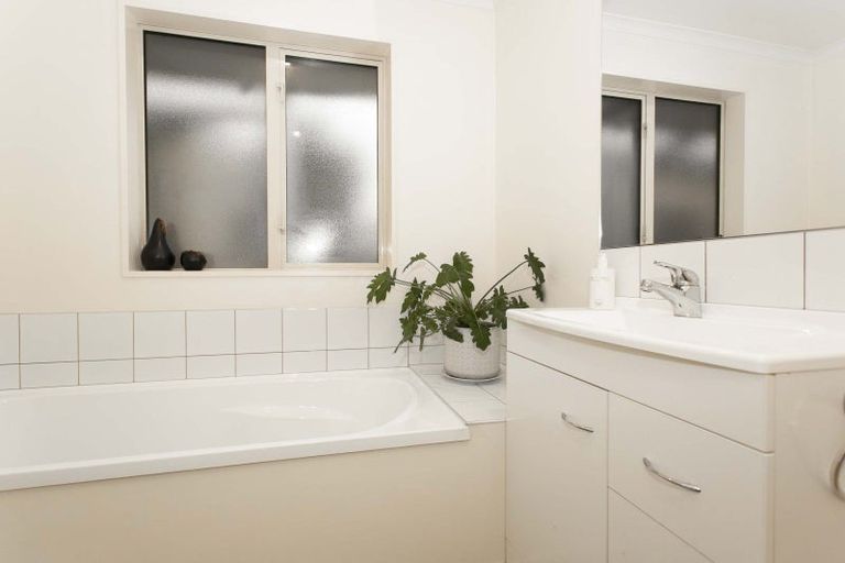 Photo of property in 28 Johnstone Street, Tinwald, Ashburton, 7700