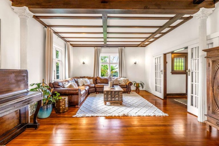 Photo of property in 5 Parkes Avenue, Saint Johns Hill, Whanganui, 4501