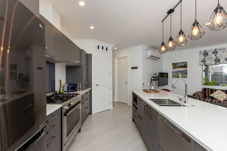 Photo of property in 7 Whakatomo Place, Havelock North, 4130