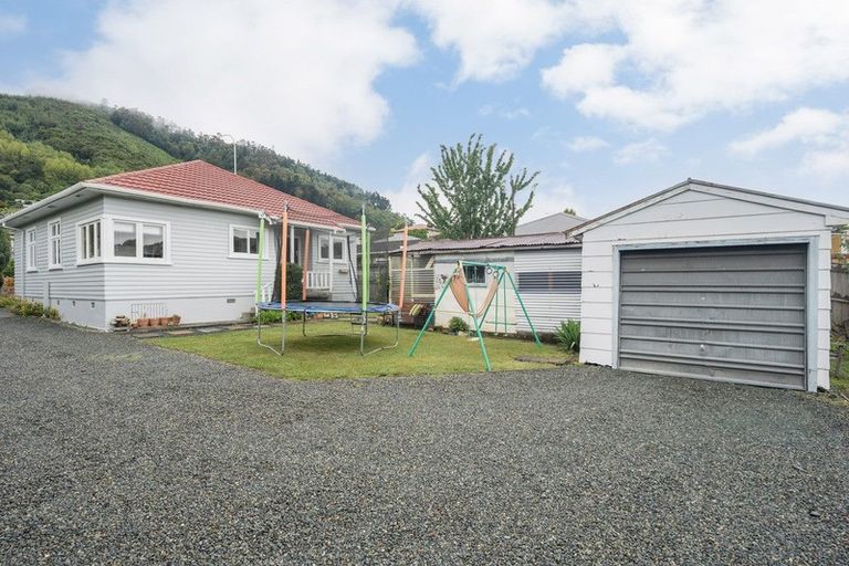 Photo of property in 114 Waimea Road, Nelson South, Nelson, 7010