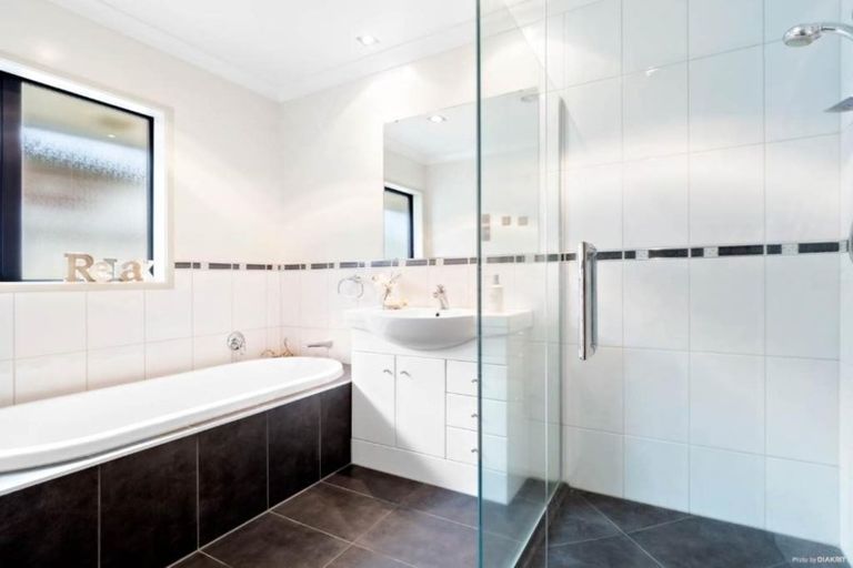 Photo of property in 12 Ludlow Place, Pukekohe, 2120