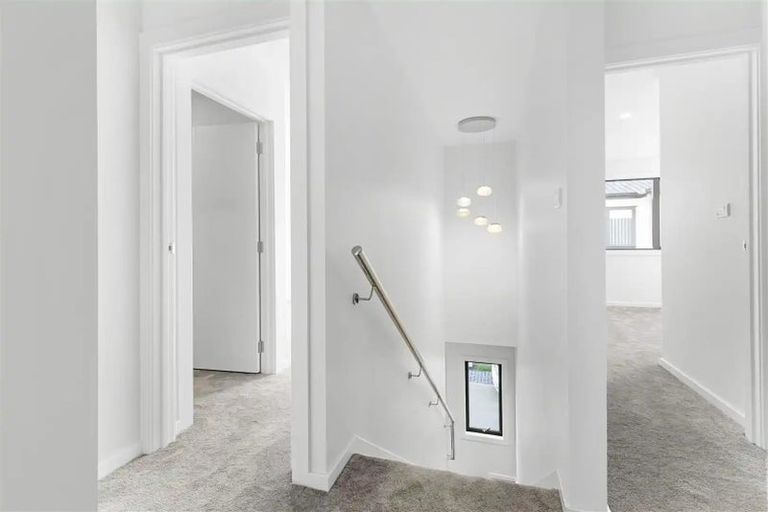 Photo of property in 8/25 Swanson Road, Henderson, Auckland, 0610