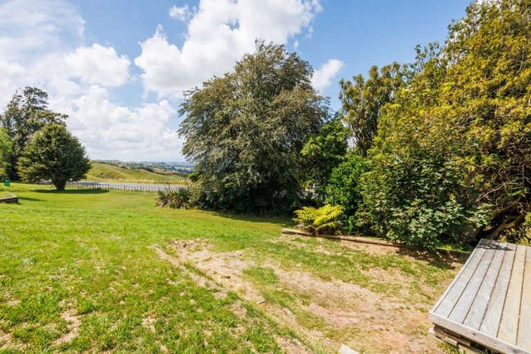 Photo of property in 12 Hau Whiti Place, Kimbolton, 4774
