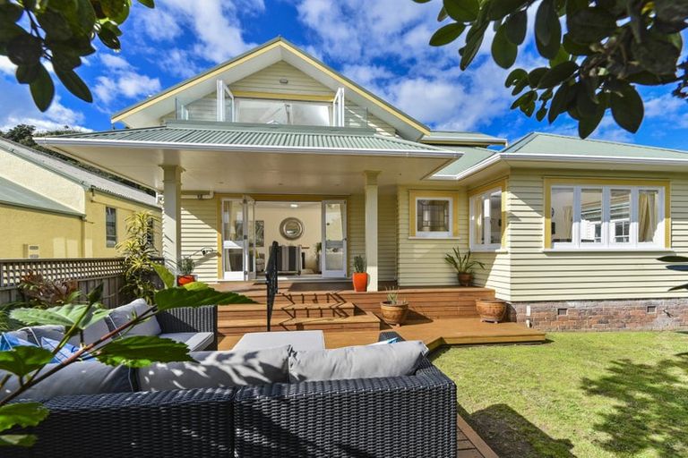 Photo of property in 88 Victoria Road, Devonport, Auckland, 0624