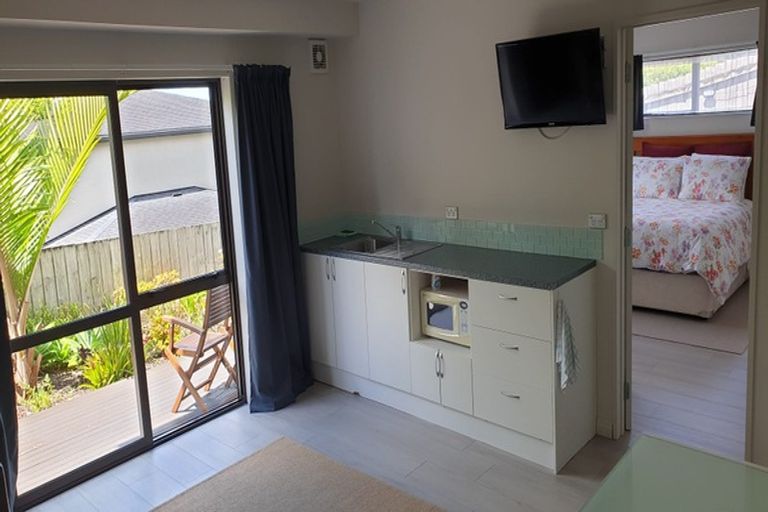 Photo of property in 87 Travis View Drive, Fairview Heights, Auckland, 0632