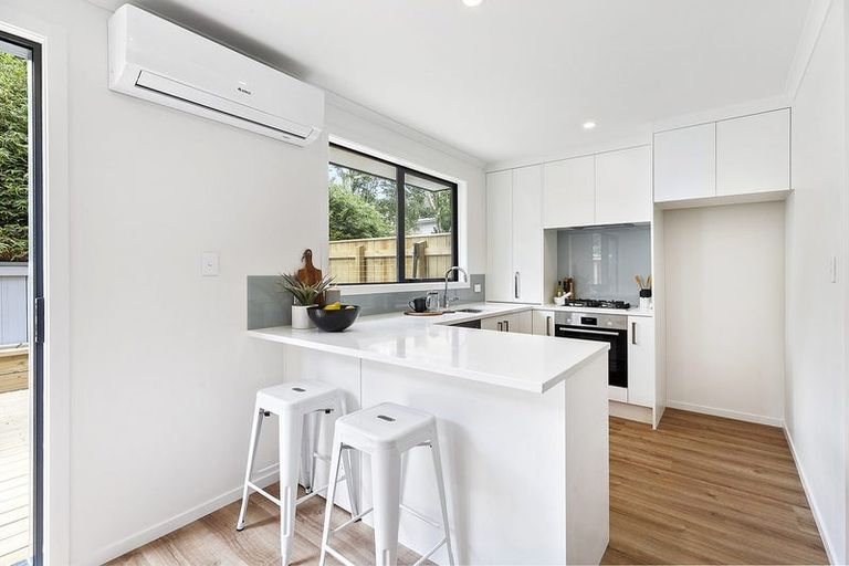 Photo of property in 2/69 Darlington Road, Miramar, Wellington, 6022