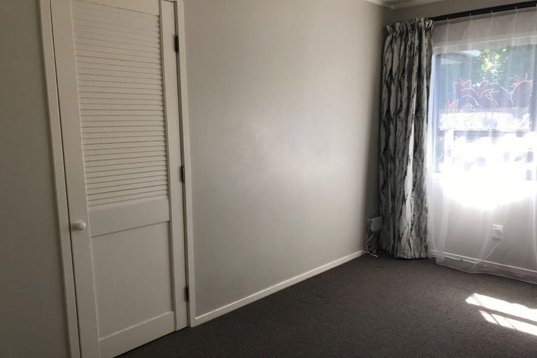 Photo of property in 41 Holmes Drive South, Massey, Auckland, 0614