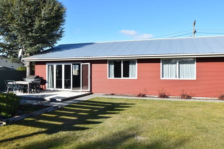 Photo of property in 2 Totara Drive, Twizel, 7901