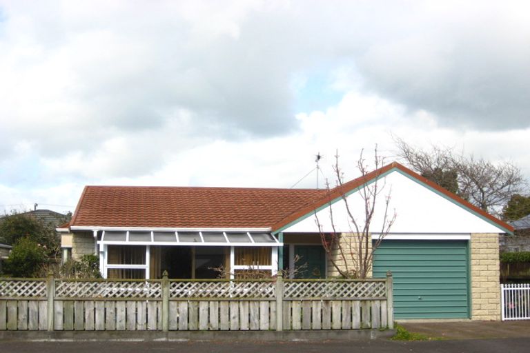 Photo of property in 31 Barrett Street, Westown, New Plymouth, 4310