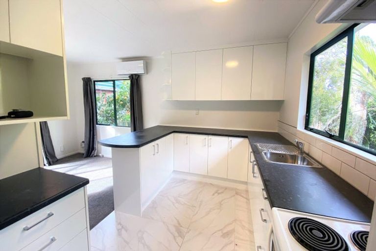 Photo of property in 15 Woodcote Drive, Glenfield, Auckland, 0629