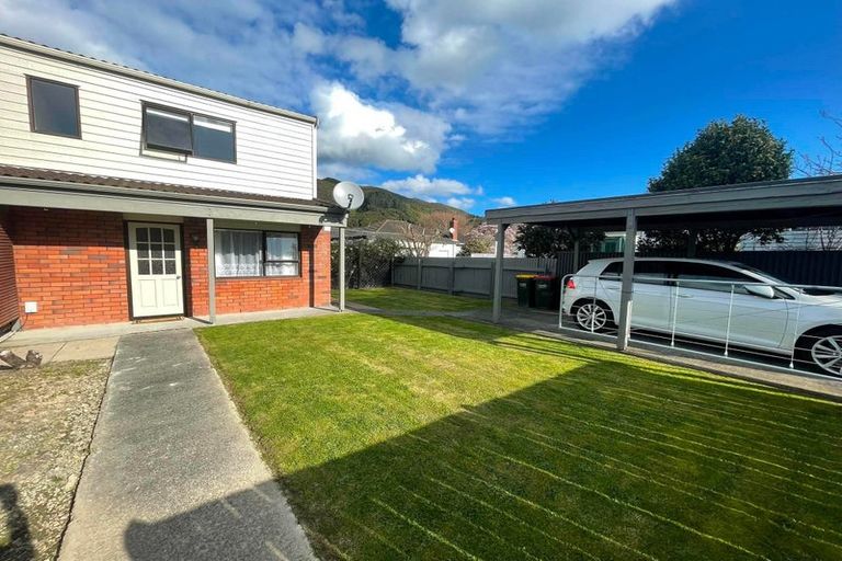 Photo of property in 5/19a Birdwood Road, Waterloo, Lower Hutt, 5011